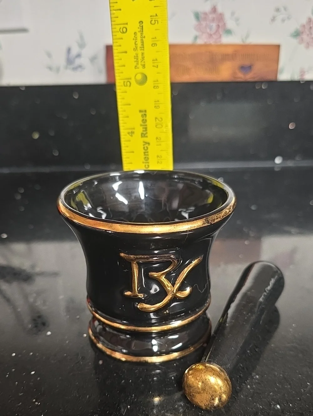 Vintage. Black and Gold Mortar and Pestle